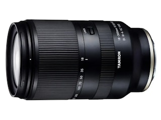 Tamron 18-300mm F/3.5-6.3 Di III-A VC VXD:APS-Cの“全部入り”高倍率