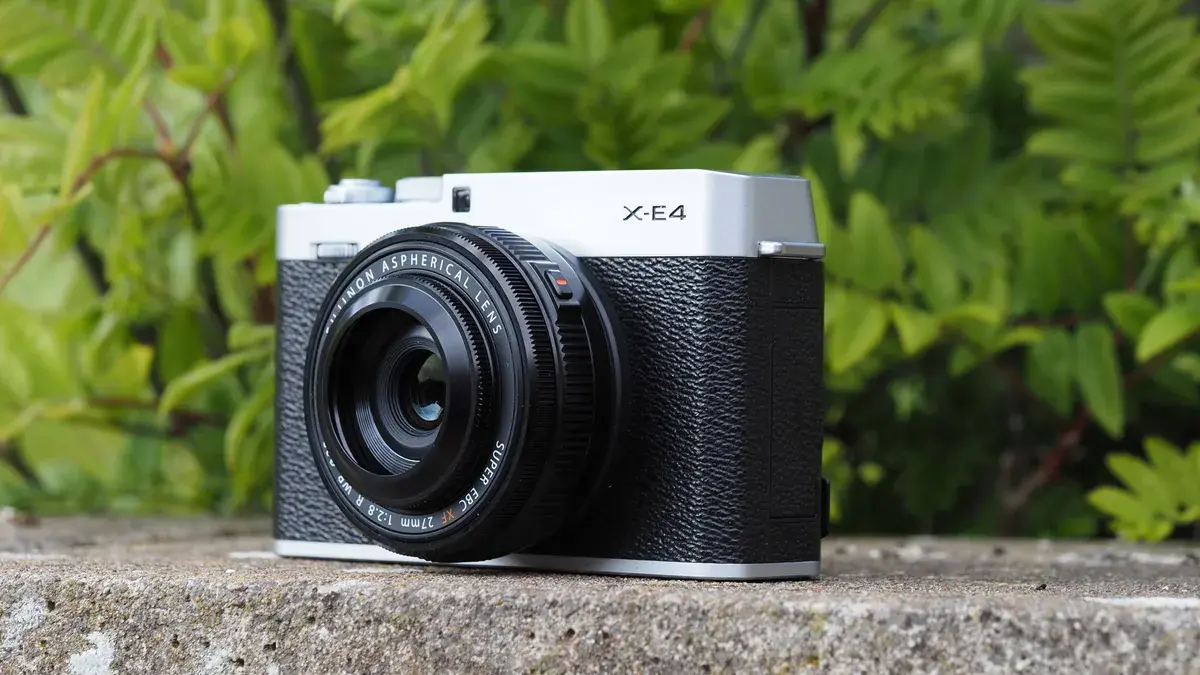 【2025年版】FUJIFILM X-E4の 