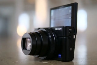 サイバーショット RX100 VI(DSC-RX100M6)のレンズ性能レビュー