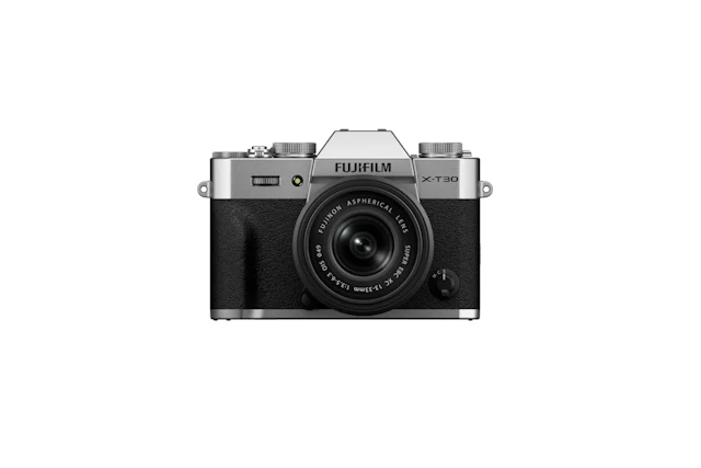 富士フイルムのフィルムシミュレーション・ダイヤルが高評価。X‑T30 IIIを起点に広がる。