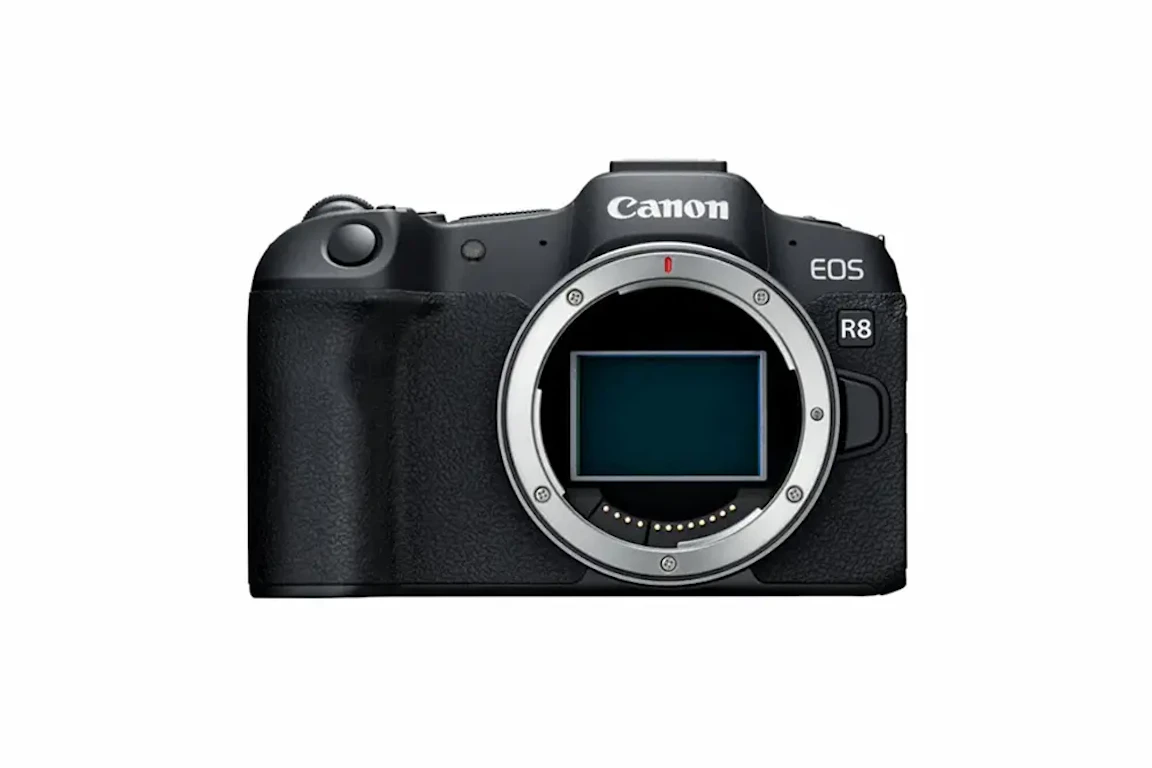 Canon EOS R8の最新ファームウェア|更新内容・変更履歴・アップデート方法