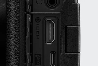 S5II：ダブルスロットや放熱構造など、制作寄りの運用面が強み