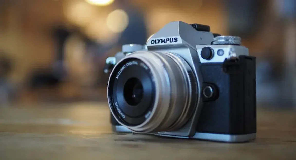 OLYMPUS OM-D E-M5 Mark IIのレビュー比較まとめ。5軸手ブレ補正と防塵・防滴が魅力