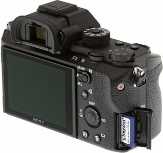 Sony α7R II(ILCE-7RM2)のバッテリー・メディア運用のレビュー