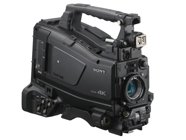 PXW-Z750