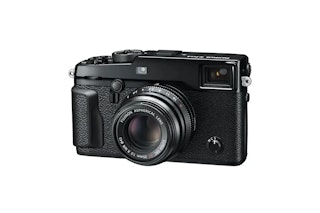 FUJIFILM X-Pro2はUSB充電できる?非対応の仕様と正しい充電方法・ランプの見方
