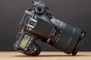 Canon EOS 90Dのデザインと操作性のレビュー