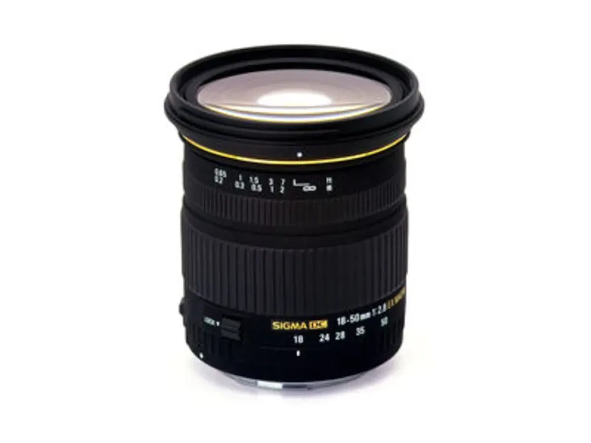 18-50mm F2.8 EX DC MACRO
