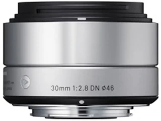 シグマ 30mm F2.8 DN マイクロフォーサーズ用 "シルバー"