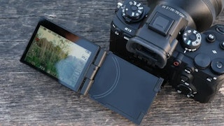 Sony α1 IIとα1の操作性・モニター・ファインダーの比較
