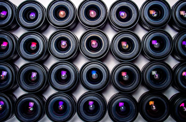 Sony(ソニー)Aマウントの神レンズおすすめ10選 フルサイズ対応の名玉を単焦点中心に厳選