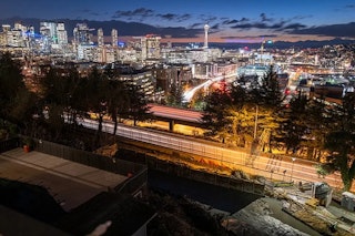 LEICA Q2の手ブレ補正と夜景・室内のレビュー