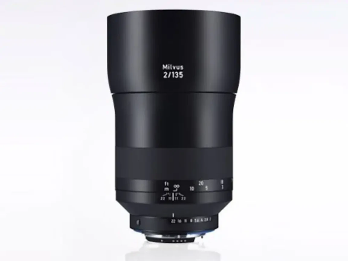 Milvus 2/135 ZF.2