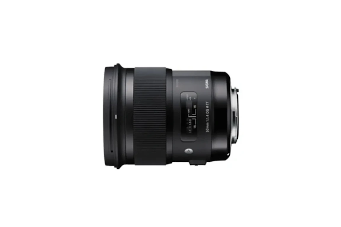 【リーク】SigmaのAPS-C向け50–120mm F2.8ズーム、10月8日発表か
