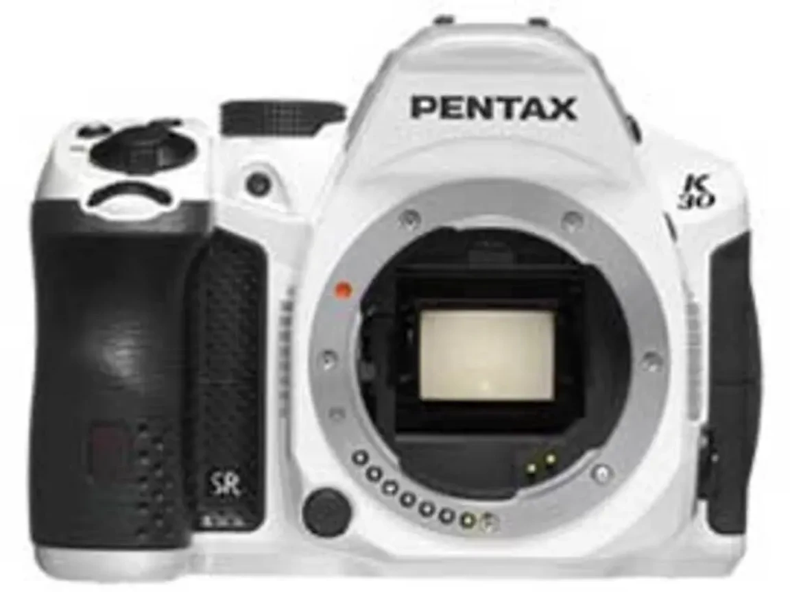 PENTAX K-30 ボディ "クリスタルホワイト"