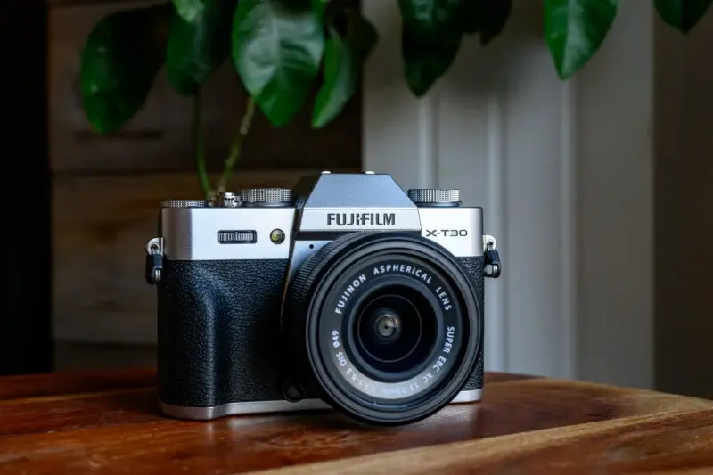 新品)FUJIFILM (フジフイルム) X-T30 III ボディ チャコールシルバー 