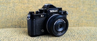 Nikon Z fとNikon Z5の比較早見表