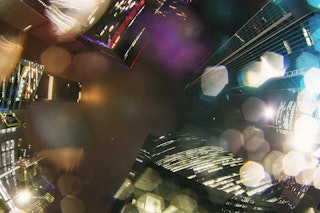 魚眼レンズで映える被写体：狭い室内も、広い空も