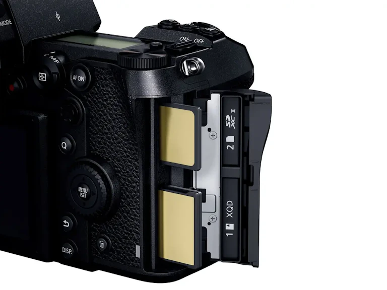 LUMIX S1M(DC-S1M) 標準ズームSレンズキットの新品/中古の在庫一覧 8枚目