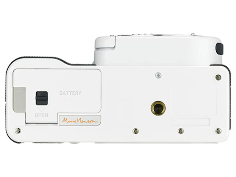 PENTAX K-01 ボディ "ホワイト×ブラック"の新品/中古の在庫一覧 4枚目
