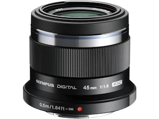 OM SYSTEM M.ZUIKO DIGITAL 45mm F1.8：人物を撮るなら最短距離のポートレートレンズ