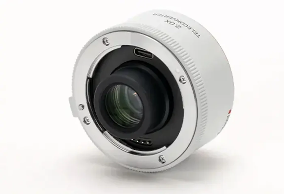 VILTROXが2×テレコンを11/8発表予定—Eマウント“サードパーティ初”の可能性