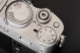 シャッター速度・連写の比較：日中f2を維持したい人は要注目