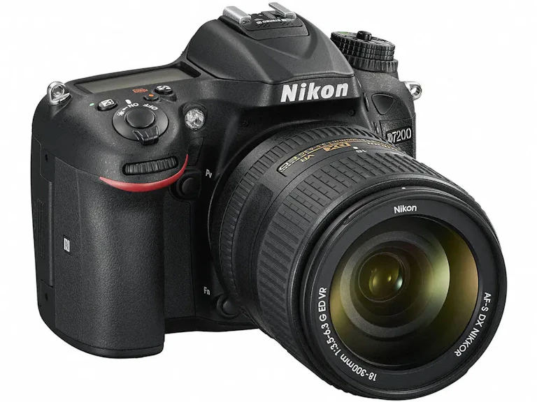 D7200 18-300 VR スーパーズームキット "ブラック"の新品/中古の在庫一覧 3枚目