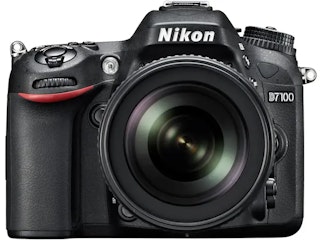 D7100:操作性とレンズ資産を重視するなら上位候補