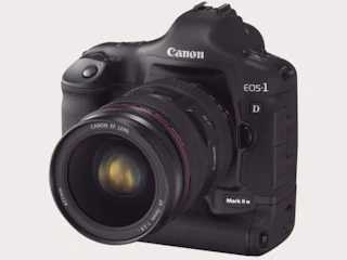 Canon EOS-1D Mark II N ボディ