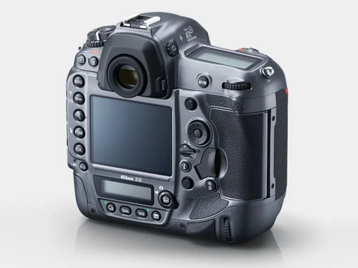 D5 100周年記念モデル "メタリックグレー"の新品/中古の在庫一覧 2枚目