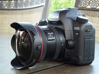 Canon EF8-15mm F4L フィッシュアイ USMのEOS Rシリーズ運用(EF-EOS Rアダプター)