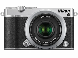 Nikon 1 J5 ボディ "シルバー"