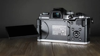 耐候性の比較|E-P7は防塵・防滴非対応、OM-3は対応レンズとの組み合わせでIP53
