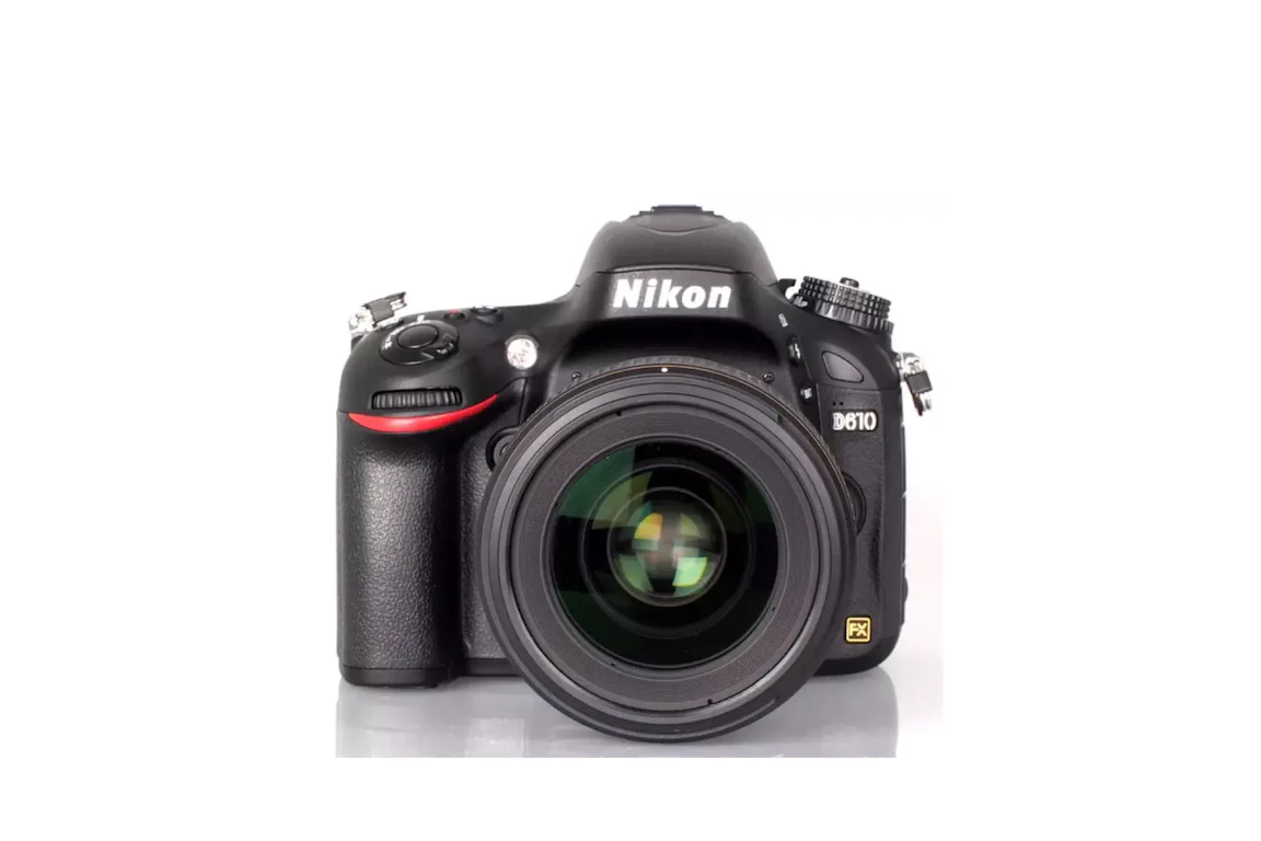 D610のレビュー比較まとめ。デュアルSDと6コマ/秒連写が魅力