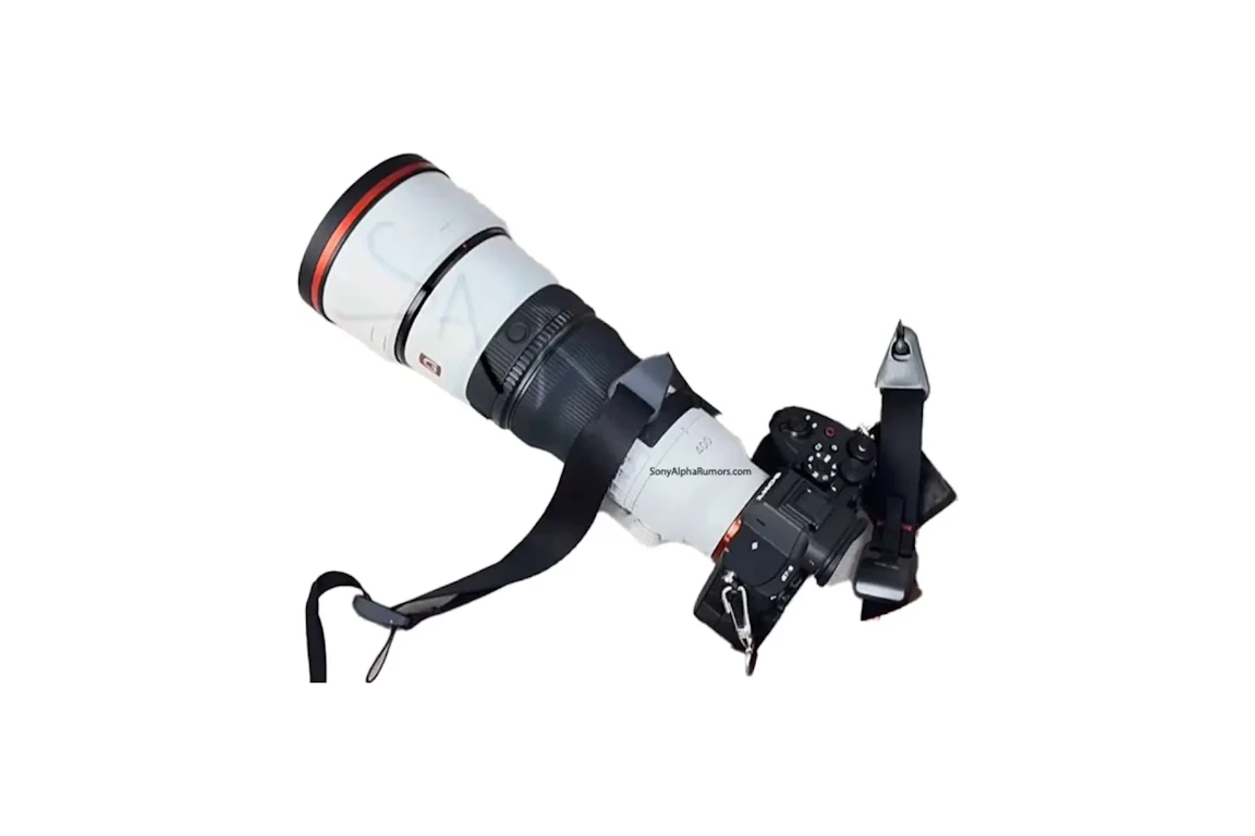 Sony FE 400mm F4.5 GM OSSとされるリーク画像が海外掲載 約1kg級の超望遠単焦点か