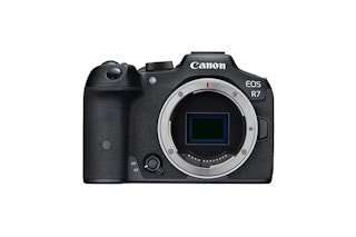 Canon EOS R7の最新ファームウェアVer.1.8.0|更新内容・変更履歴・アップデート方法