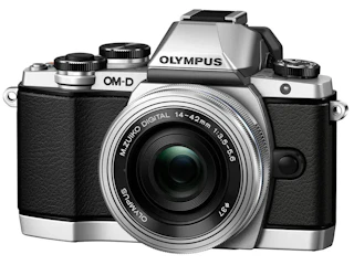 OM SYSTEM OLYMPUS OM-D E-M10 14-42mm EZ レンズキット "シルバー"