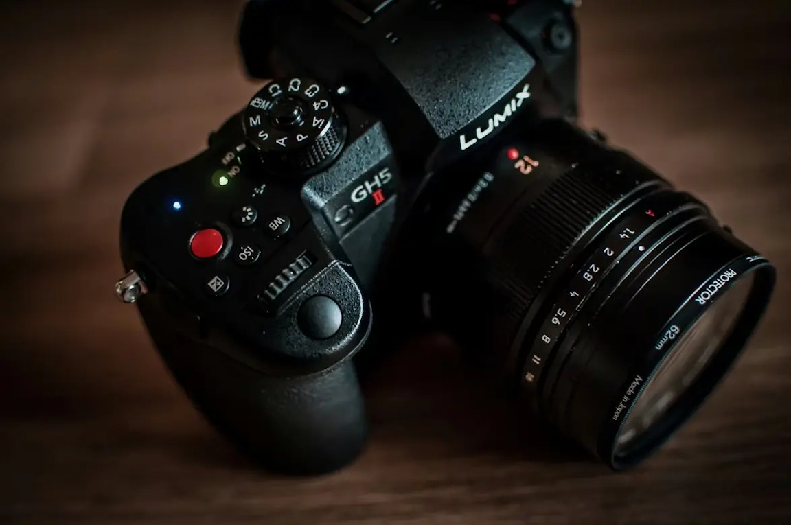 マイクロフォーサーズ望遠レンズおすすめ7選|用途別に失敗しない選び方ガイド