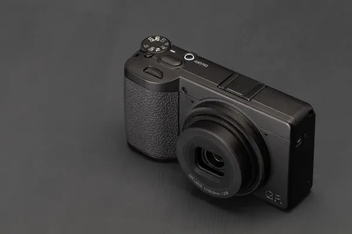 【2026年版】RICOH GR IV Monochromeのレビュー比較まとめ モノクロ表現に没頭したい人に最適