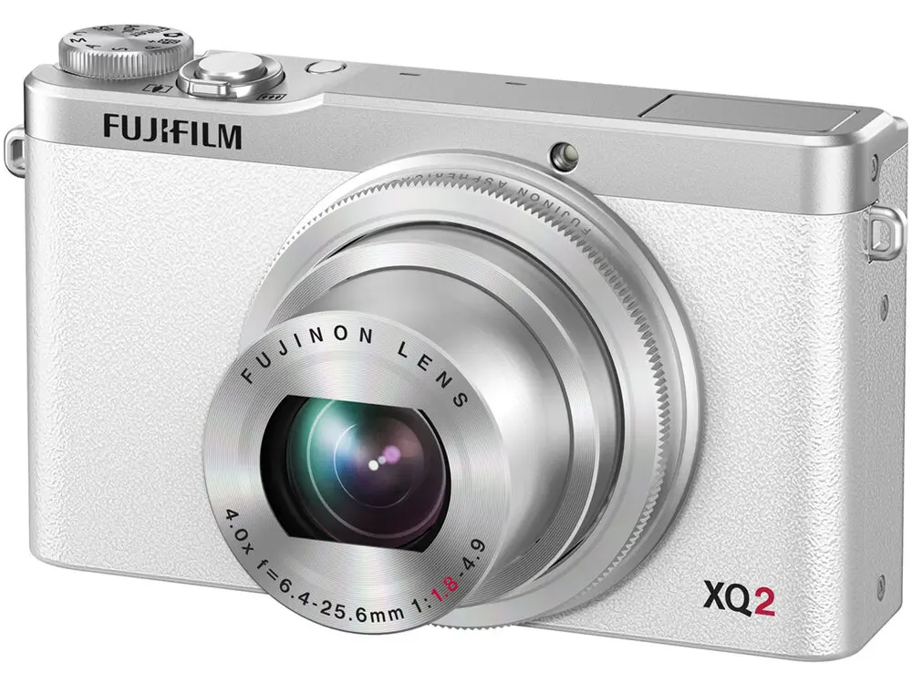 富士フイルム XQ2 