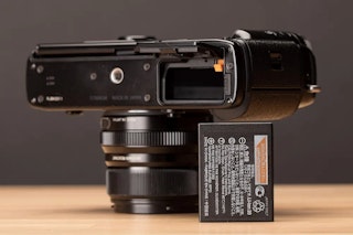 耐候性・記録まわりの比較|X-E4は日常向き、X-Pro3は天候変化にも備えやすい