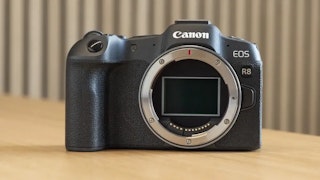 Sony α7C IIとCanon EOS R8の主要仕様比較