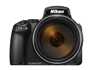 Nikon COOLPIX P1100:超望遠を“レンズ交換なし”で楽しむ専門機