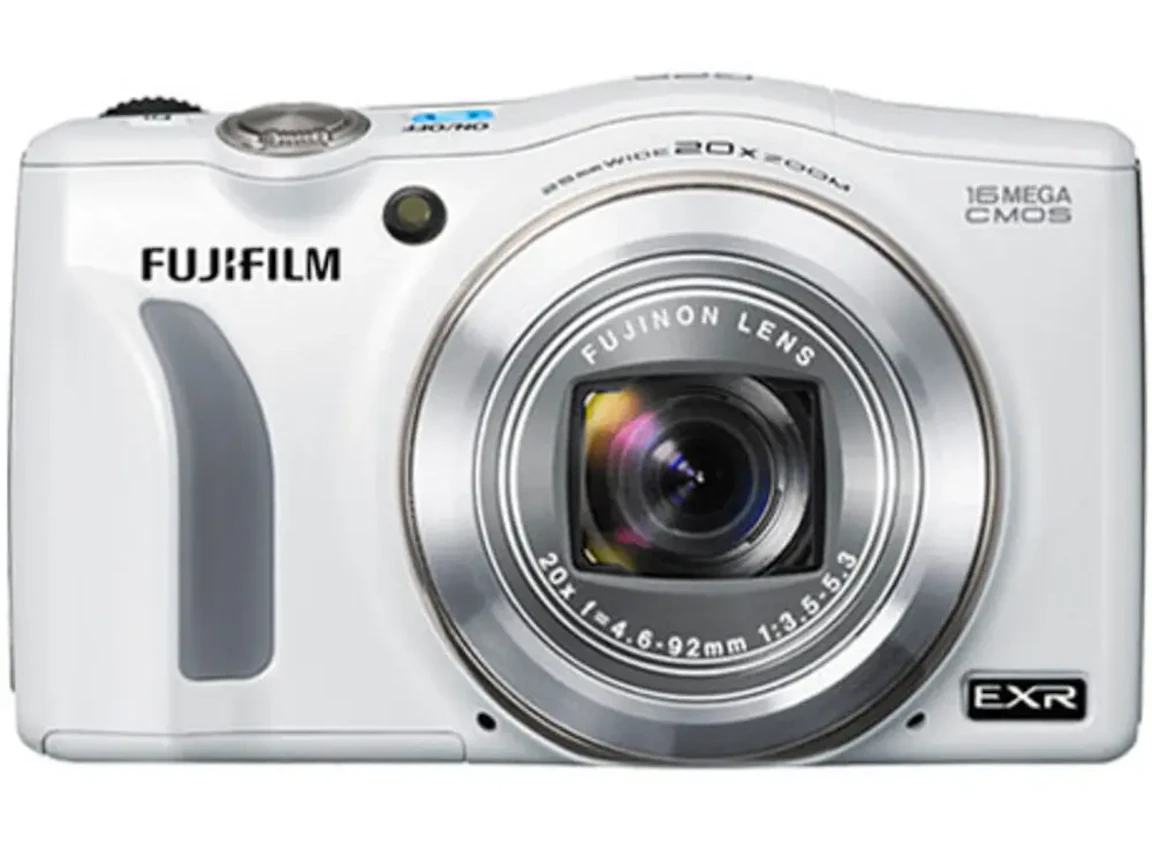 FinePix F770EXR "ホワイト"