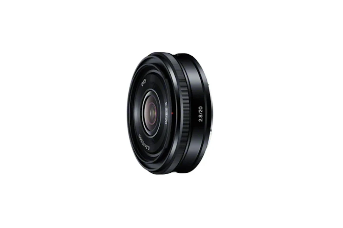 SONY E 20mm F2.8 SEL20F28のレビュー比較まとめ。街歩き・旅行の軽量