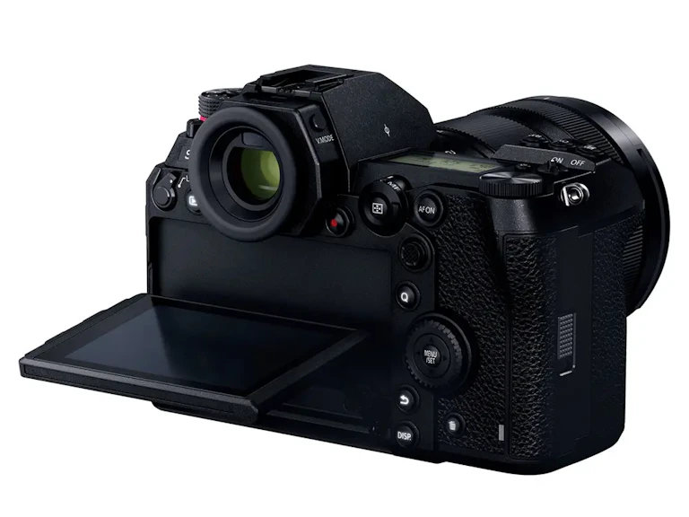LUMIX S1R(DC-S1RM) 標準ズームSレンズキットの新品/中古の在庫一覧 6枚目
