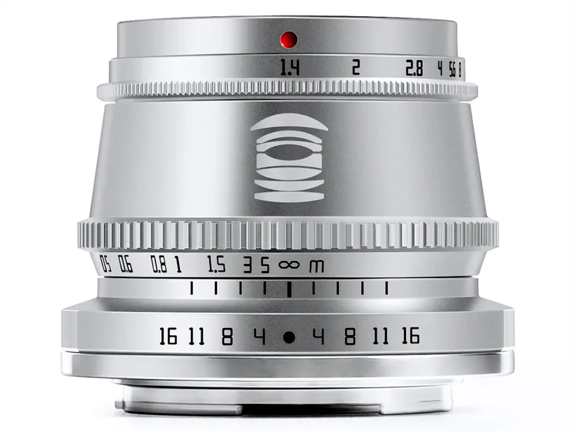銘匠光学 TTArtisan 35mm f/1.4 C ソニーE用 "シルバー"