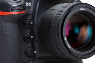 Nikon D5 XQD-Typeのデザインと操作性のレビュー