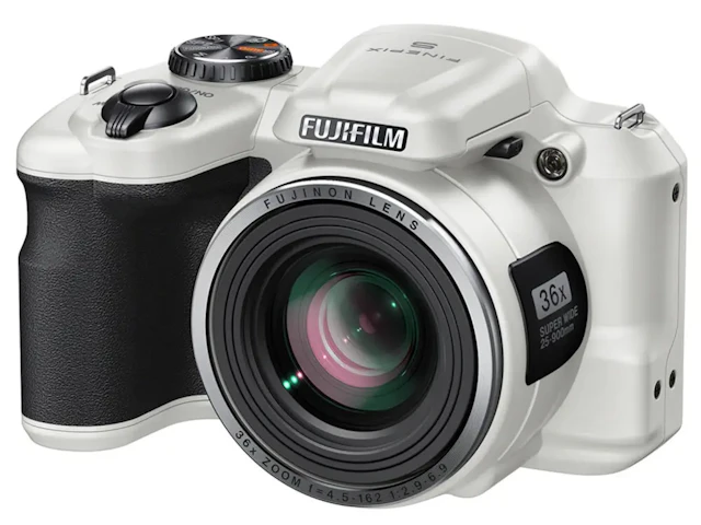 FinePix S8600 "ホワイト"